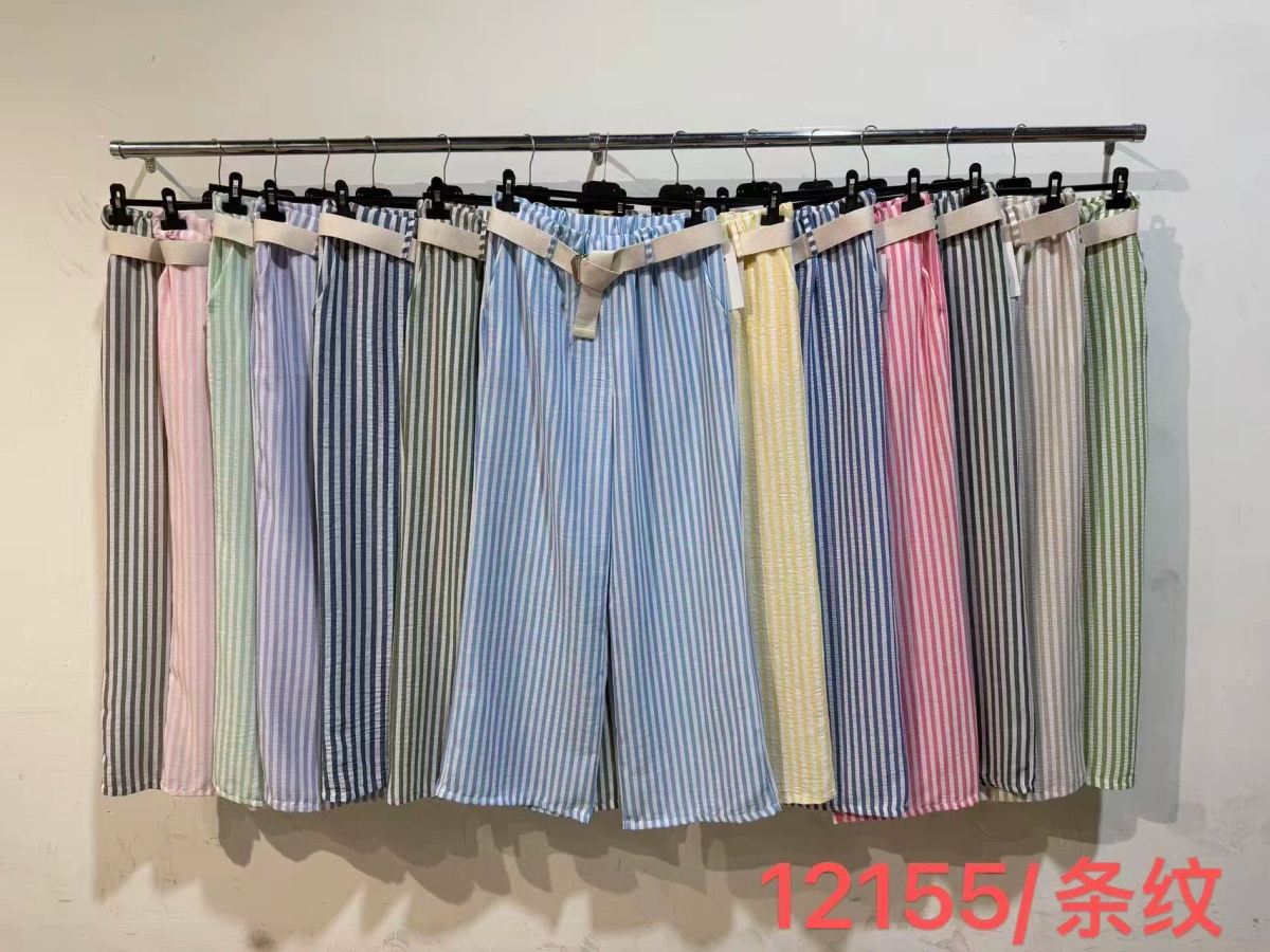 Wide-leg striped pants with elastic waistband 2