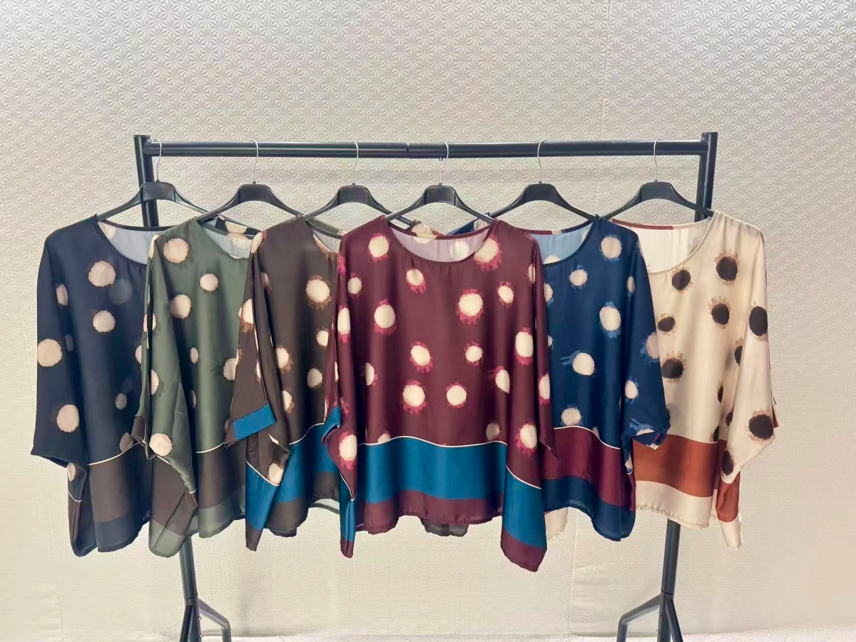 Blouse satinée imprimé pois oversize 2