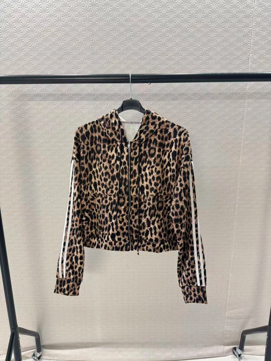 Gilet zippé léopard à capuche avec bandes 2