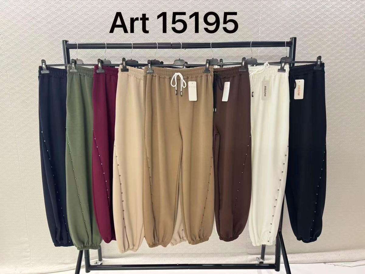 Pantalon Jogging détail cloutés taille élastique avec cordon 3