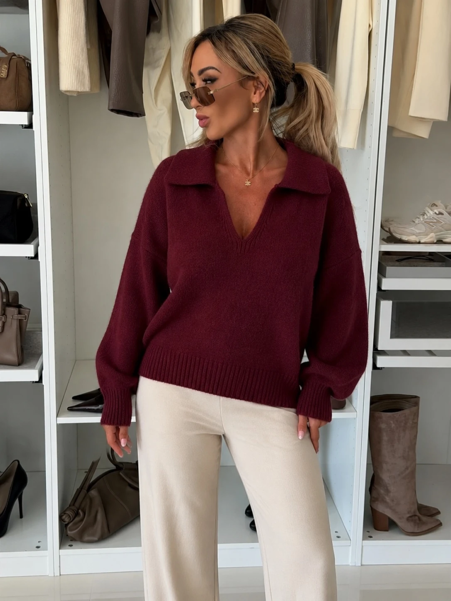 Pull en Maille Douce à Col Polo Ouvert – Coupe Ample