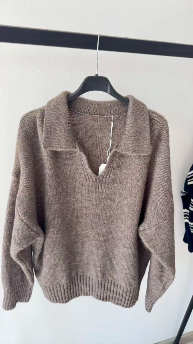 Pull en Maille Douce à Col Polo Ouvert – Coupe Ample 3