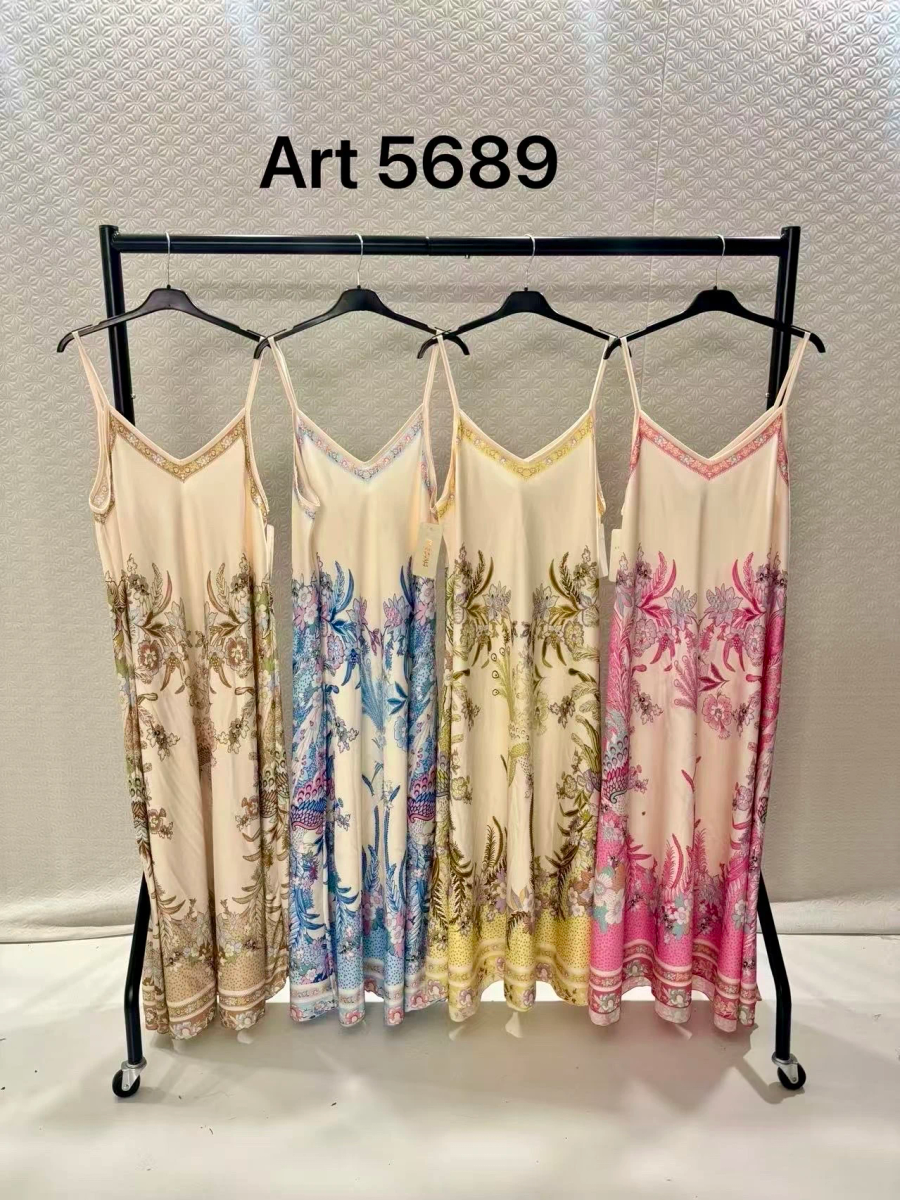 Robe bohème fluide à bretelles imprimé fleuri 2