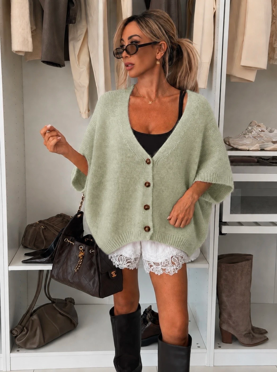 Gilet Oversize en Maille Douce à boutons – Coupe Ample