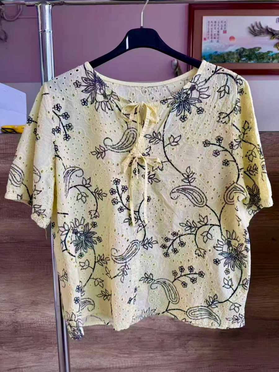 Top Broderie Anglaise Fleurie  –  Bohème Chic 2