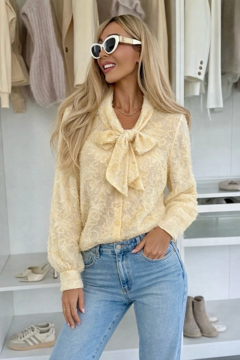 Chemise texturé  col lavallière motifs fleuris
