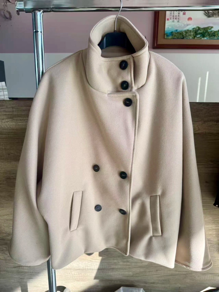 Manteau effet laine à col  et boutonnage 2