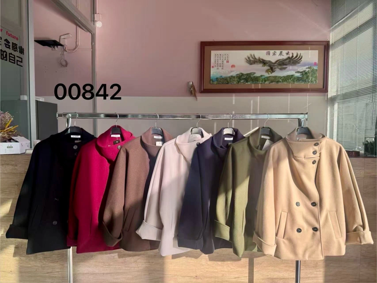 Manteau effet laine à col  et boutonnage 3