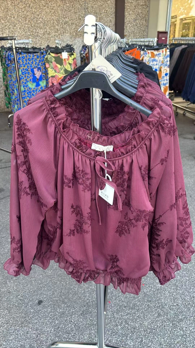 Fluid flower embroidered blouse with ruffles – v-neck 3