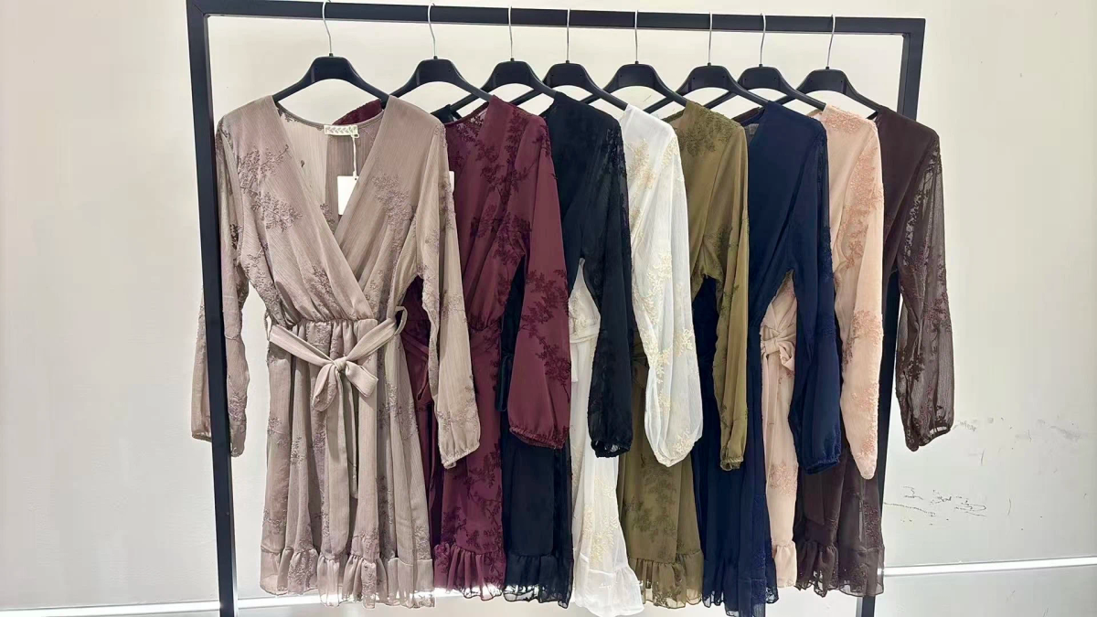 Long sleeve floral embroidery dress 2