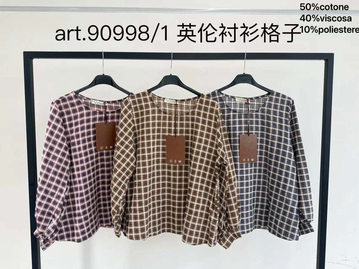Long-sleeved checked cotton blouse – round neck – flowy cut 2