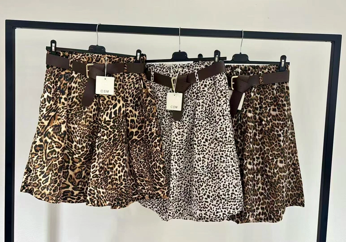 Short long en coton léopard avec ceinture et poches 2