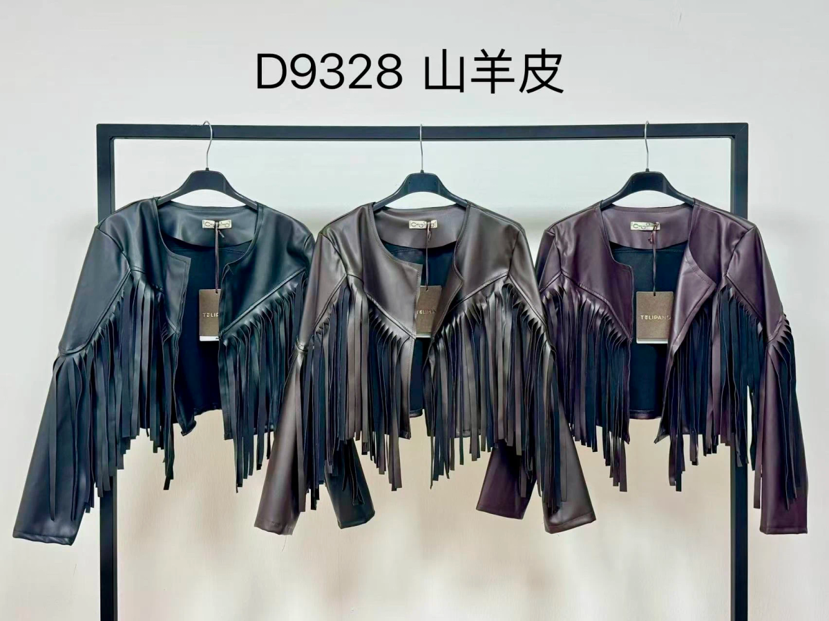 Veste courte simili cuir à franges 2