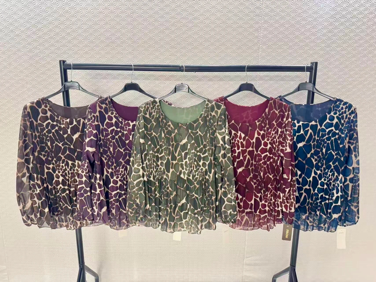 Blouse plissée oversize imprimée   – Fluide & élégante 2